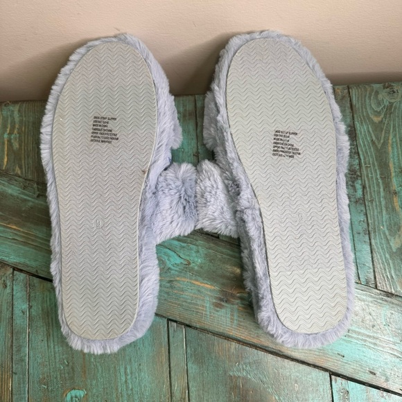 Fabletics Snug Strap Slippers Size 9 Powder Blue - Picture 6 of 6